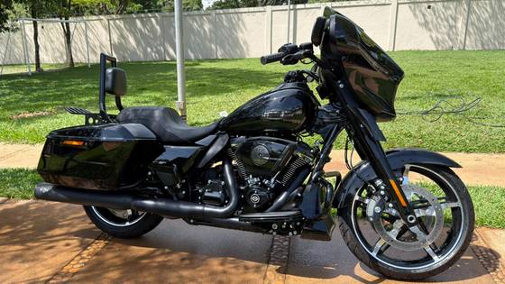 HARLEY-DAVIDSON STREET GLIDE 